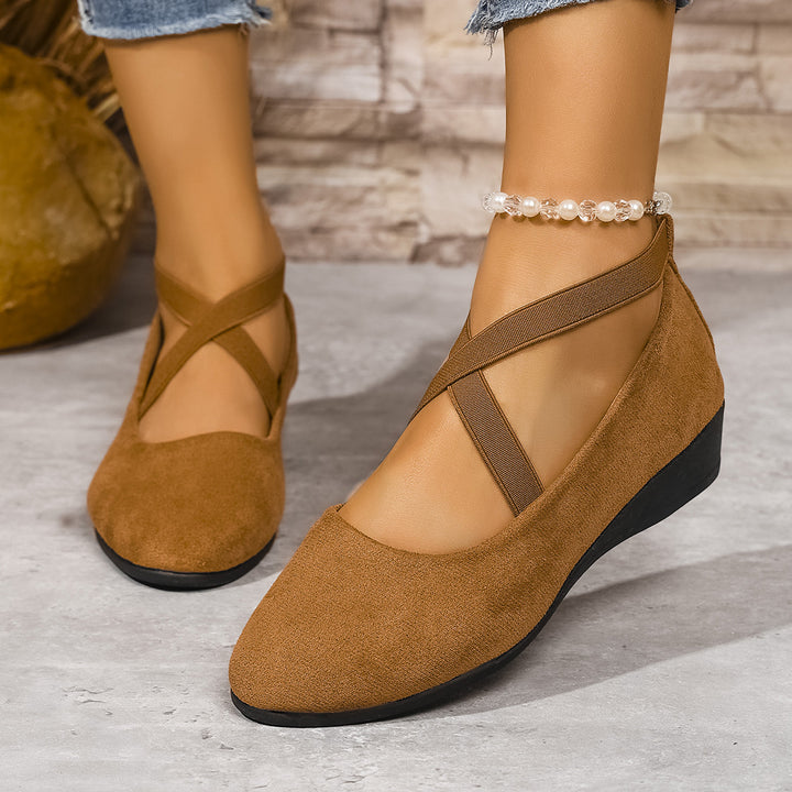 Damen  minimalistische Samt-Ballerina mit dekorativer Fußkette und ergonomischem Komfortfußbett Drune