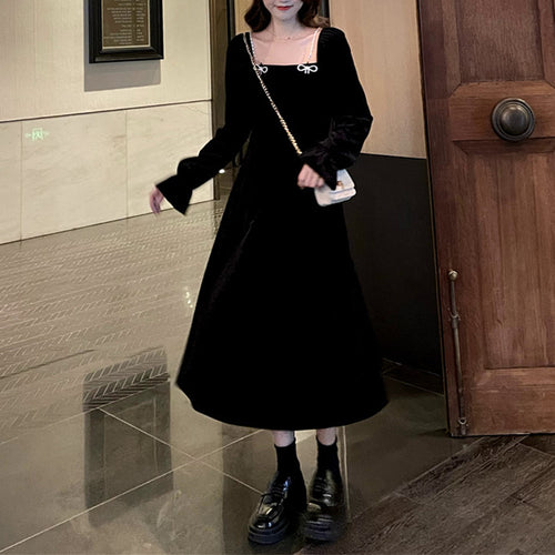 Damen Elegantes samtiges Maxikleid mit Rüschendetails Drune
