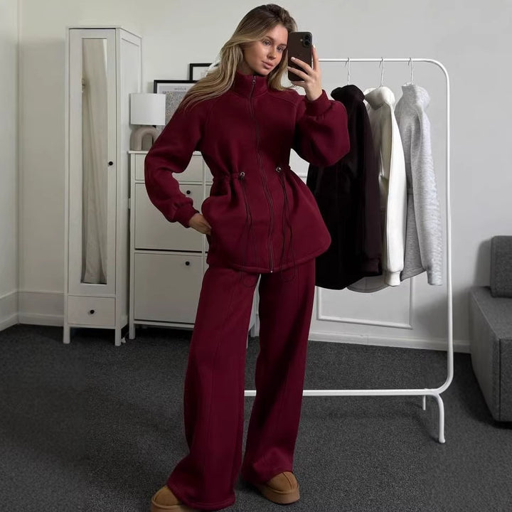 Damen Fleece-Sportanzug mit innovativem Tunnelzug-Design und hohem Kragen