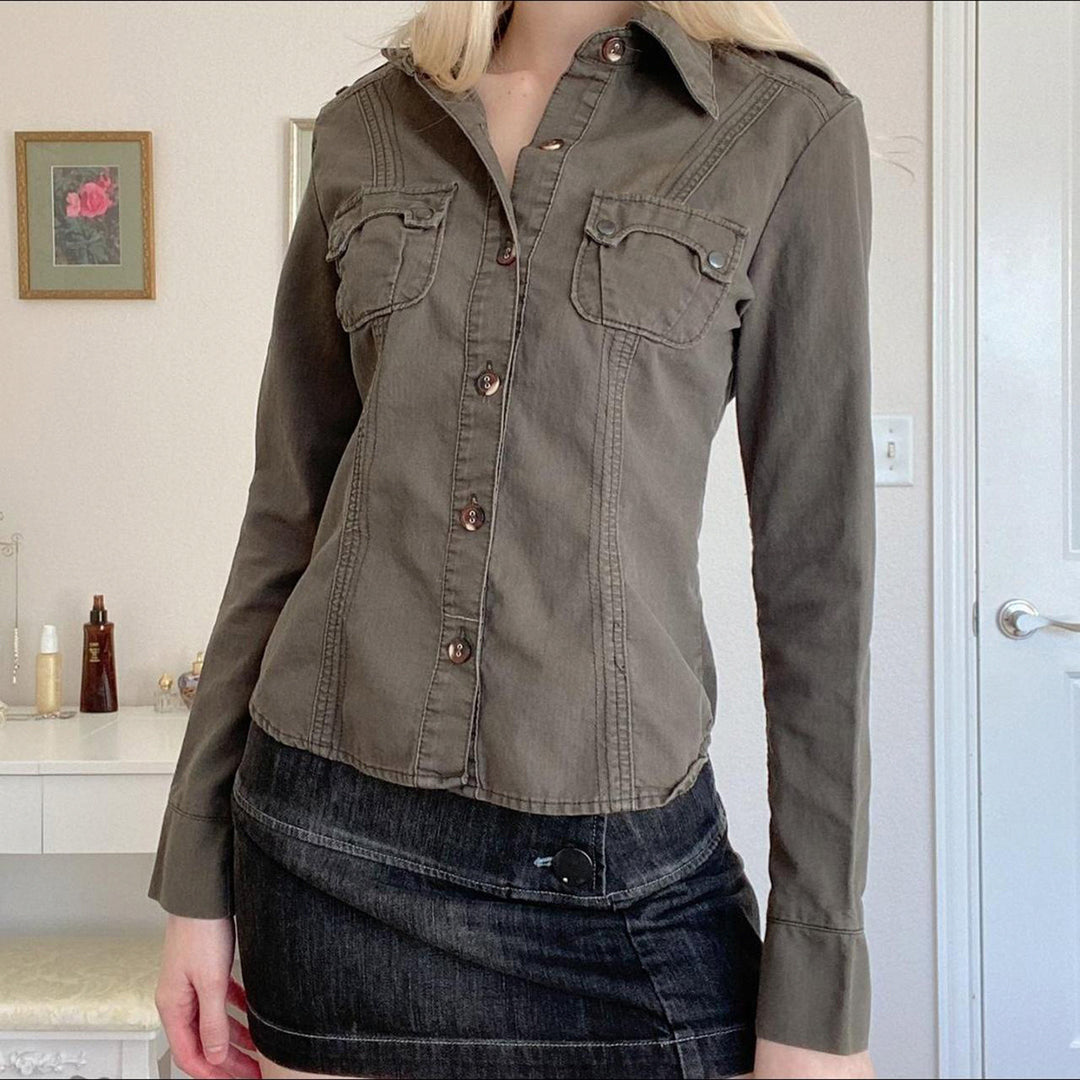 Damen Taillierte Hemdjacke mit Brusttaschen und markanter Nahtführung Drune
