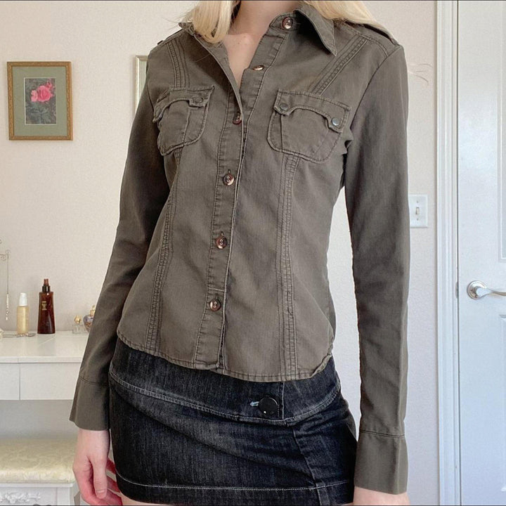 Damen Taillierte Hemdjacke mit Brusttaschen und markanter Nahtführung Drune