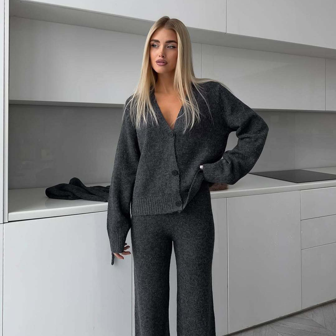 Damen kuscheliges Feinstrick-Cardigan-Set mit V-Ausschnitt und hochgeschnittener Schlaghose Drune