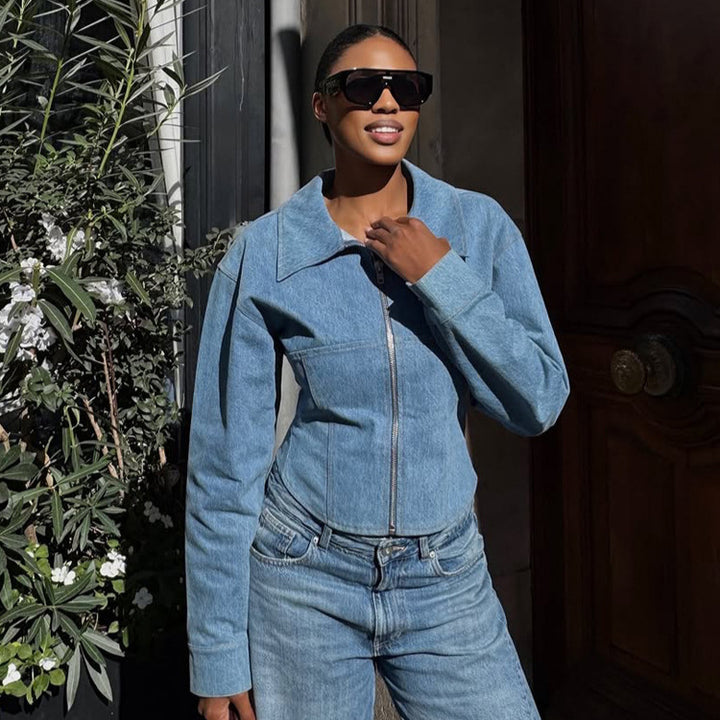 Damen Kurz geschnittene Jeansjacke mit Reißverschluss und definierter Schulterlinie Drune