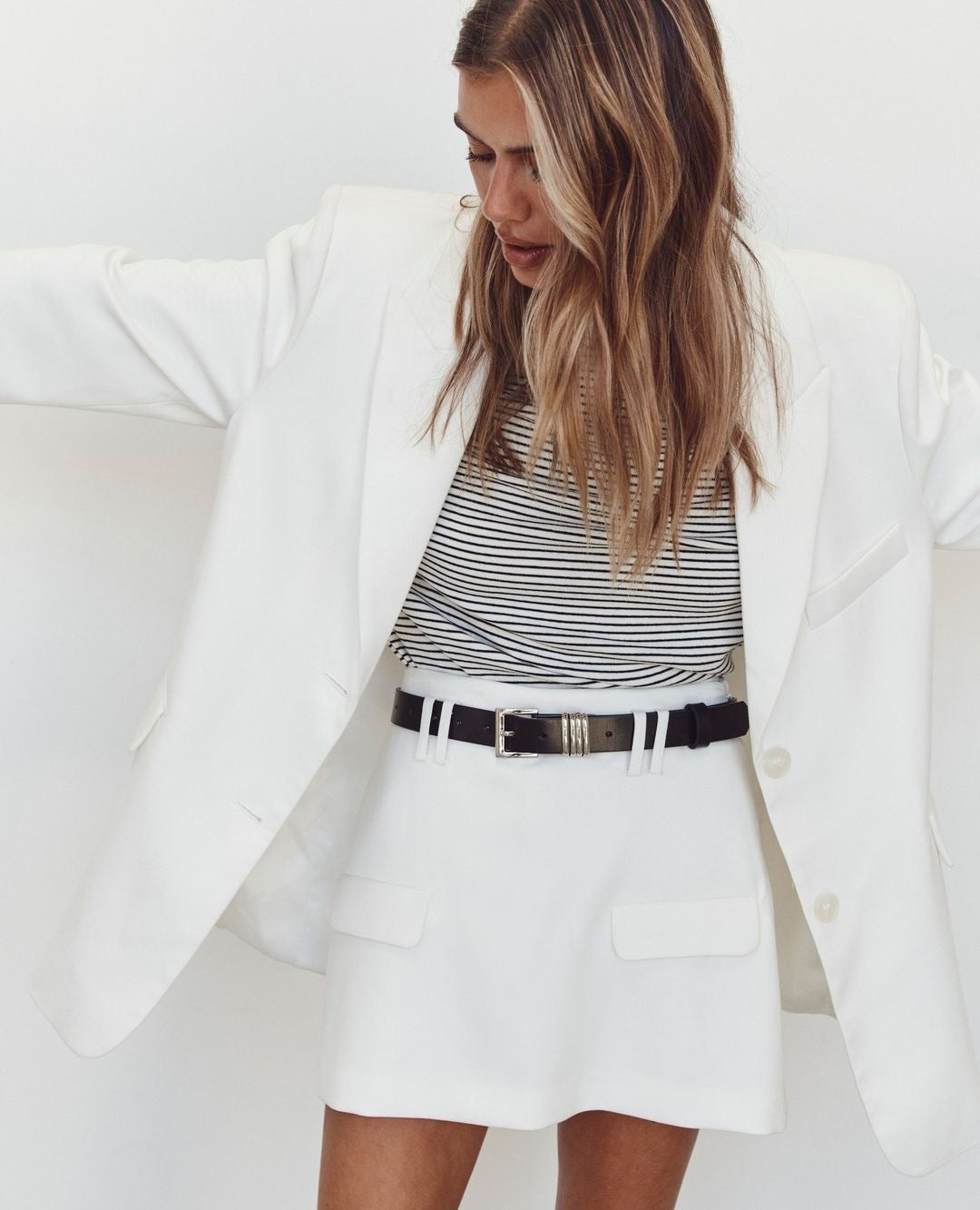 Damen eleganter Blazer mit tailliertem Schnitt und praktischen Taschen Drune