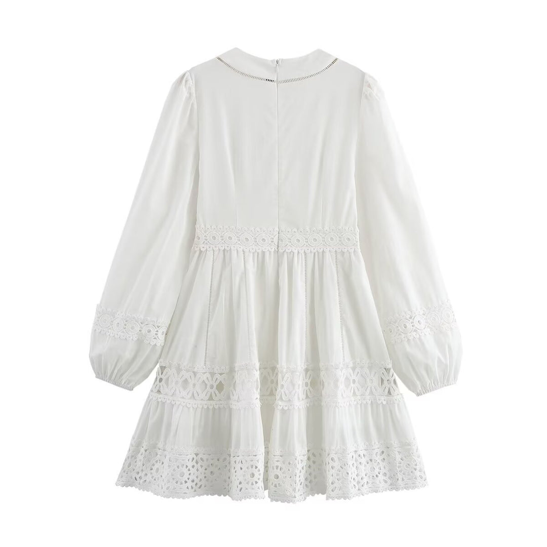 Damen Kurzes Boho-Kleid mit V‑Ausschnitt, Volantstufen und Häkelspitzen Drune