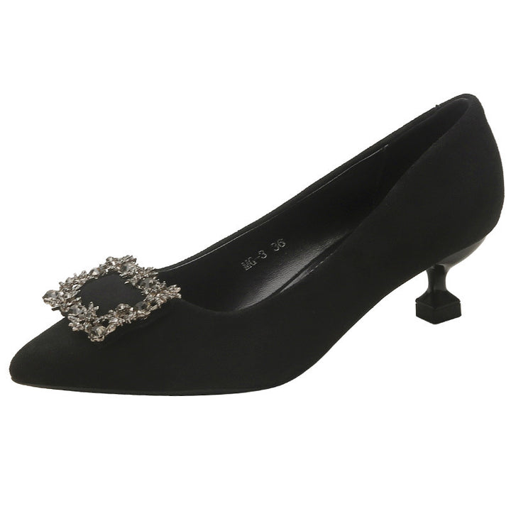 Damen Spitz zulaufende Satin-Pumps mit quadratischem Strassornament und skulpturellem Kittenabsatz Drune