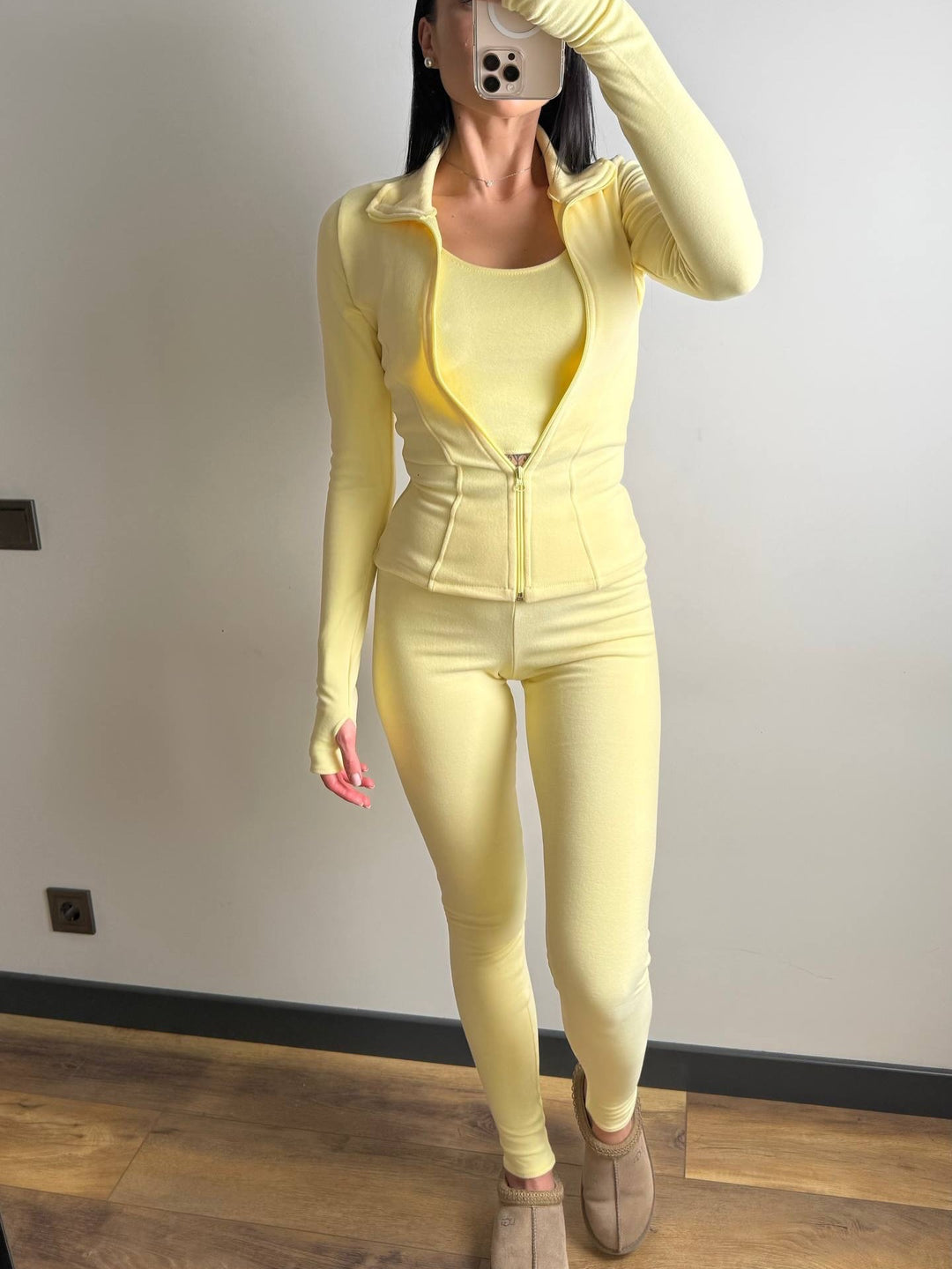 Damen Figurbetontes Freizeit-Set mit Reißverschlussjacke und taillenhohen Leggings aus Stretch mit Daumenlöchern Drune