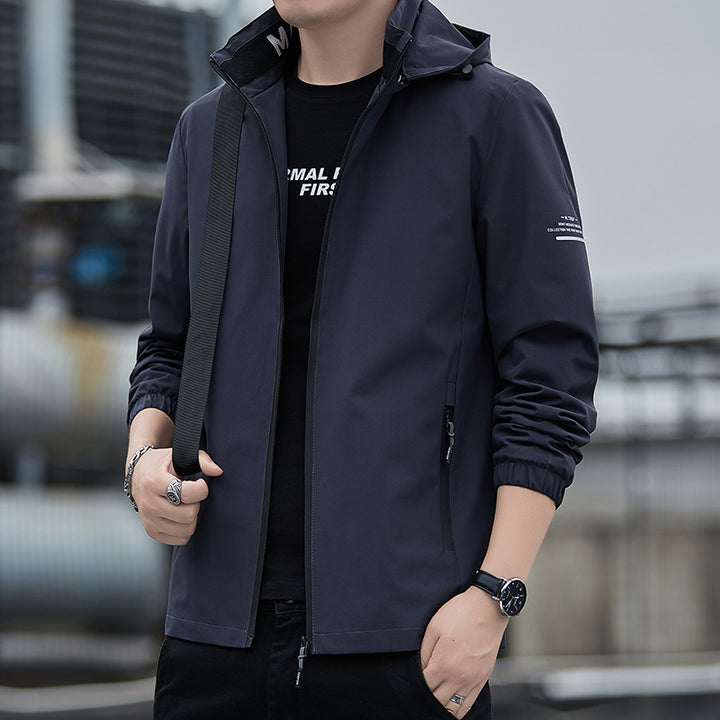 Herren Atmungsaktive Windjacke mit regulierbarer Kapuze Drune