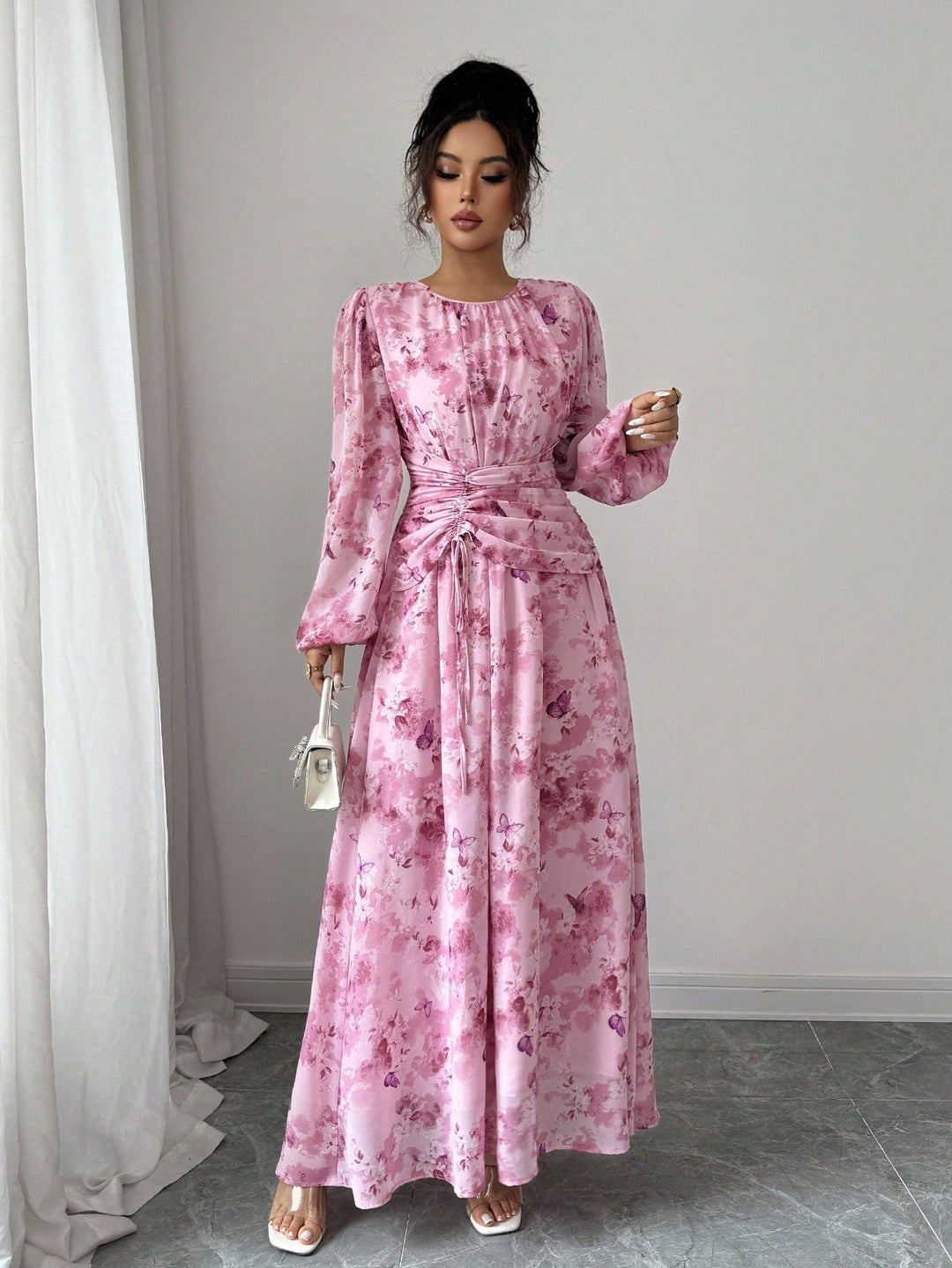 Damen Maxikleid mit floralem Schmetterlingsprint, geraffter Taillenpartie und langen Ballonärmeln Drune