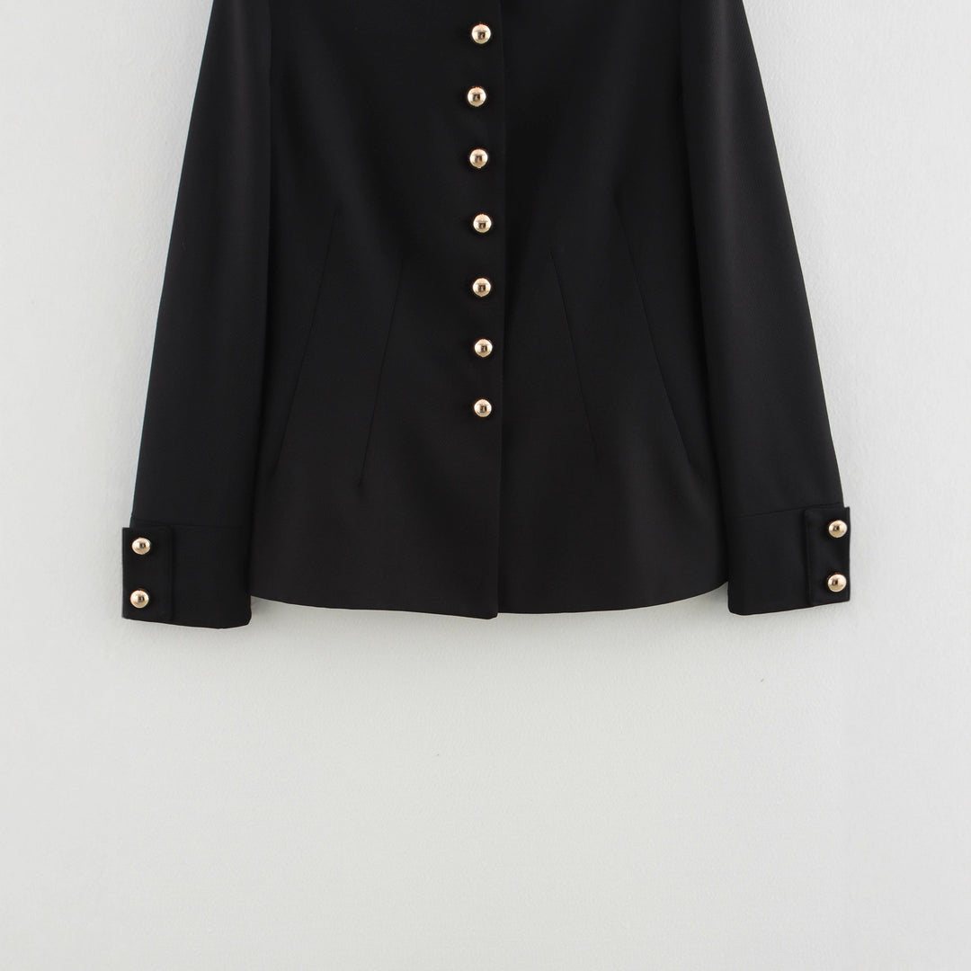 Damen elegante Steppjacke mit hochgeschlossenem Kragen und goldenen Knöpfen Drune
