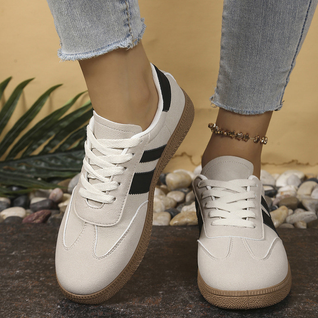 Damen Retro-Sneaker mit Wildleder-Optik, Gumsohle und kontrastierenden Streifen Drune