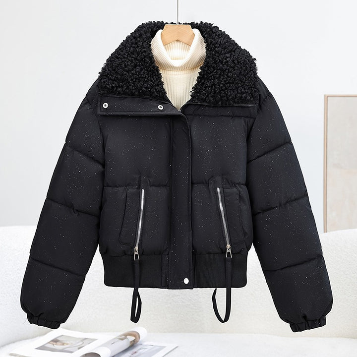 Damen Kurz geschnittene Pufferjacke mit Teddykragen, Reißverschlusstaschen und Rippbündchen Drune