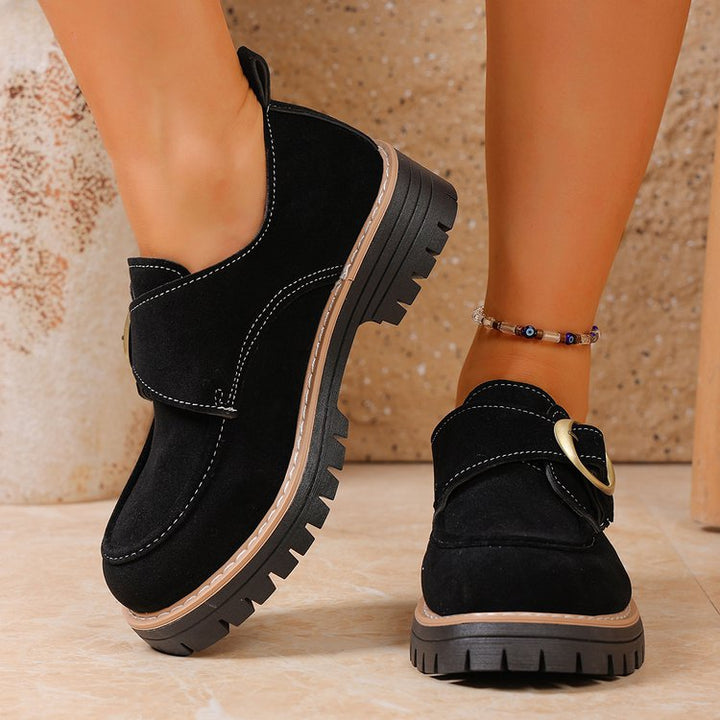 Damen Chunky Loafer im Mokassin‑Stil mit großer Zierschließe, Velours‑Optik und profilierter Gummisohle Drune