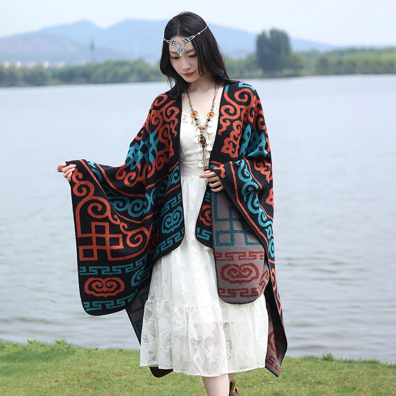 Damen Oversize-Jacquard-Umhang mit ethno-inspiriertem Ornamentmuster Drune