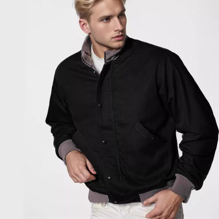 Herren Kurzblouson mit Stehkragen, verdeckter Druckknopfleiste und Rippbündchen Drune