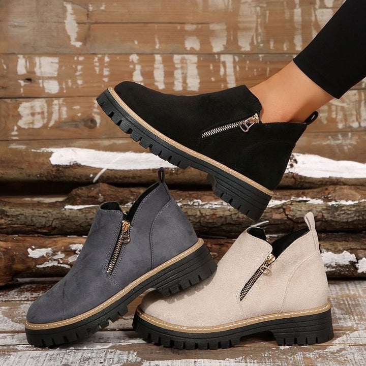 Damen Kurzschaft-Stiefeletten aus Veloursoptik mit seitlichem Reißverschluss und grober Profilsohle Drune
