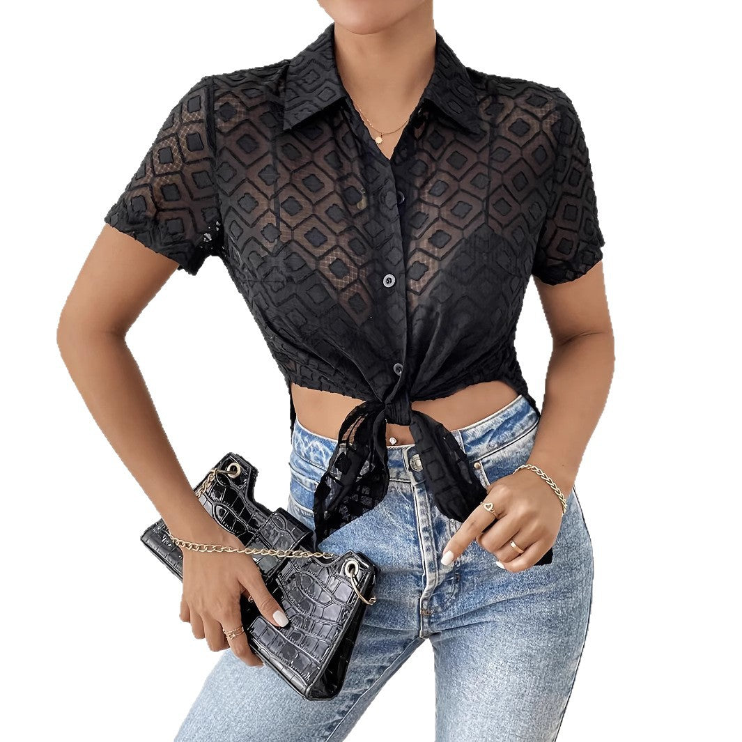Damen nan taillierte bauchfreie Kurzbluse aus Ajour-Mesh mit Hemdkragen und Knotendetail Drune