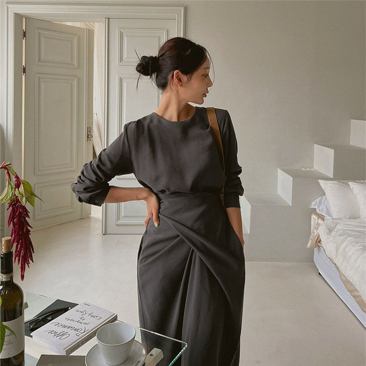 Damen Modernes Longkleid mit überlappender Taillenpasse, verdeckten Eingrifftaschen und kastiger Silhouette Drune