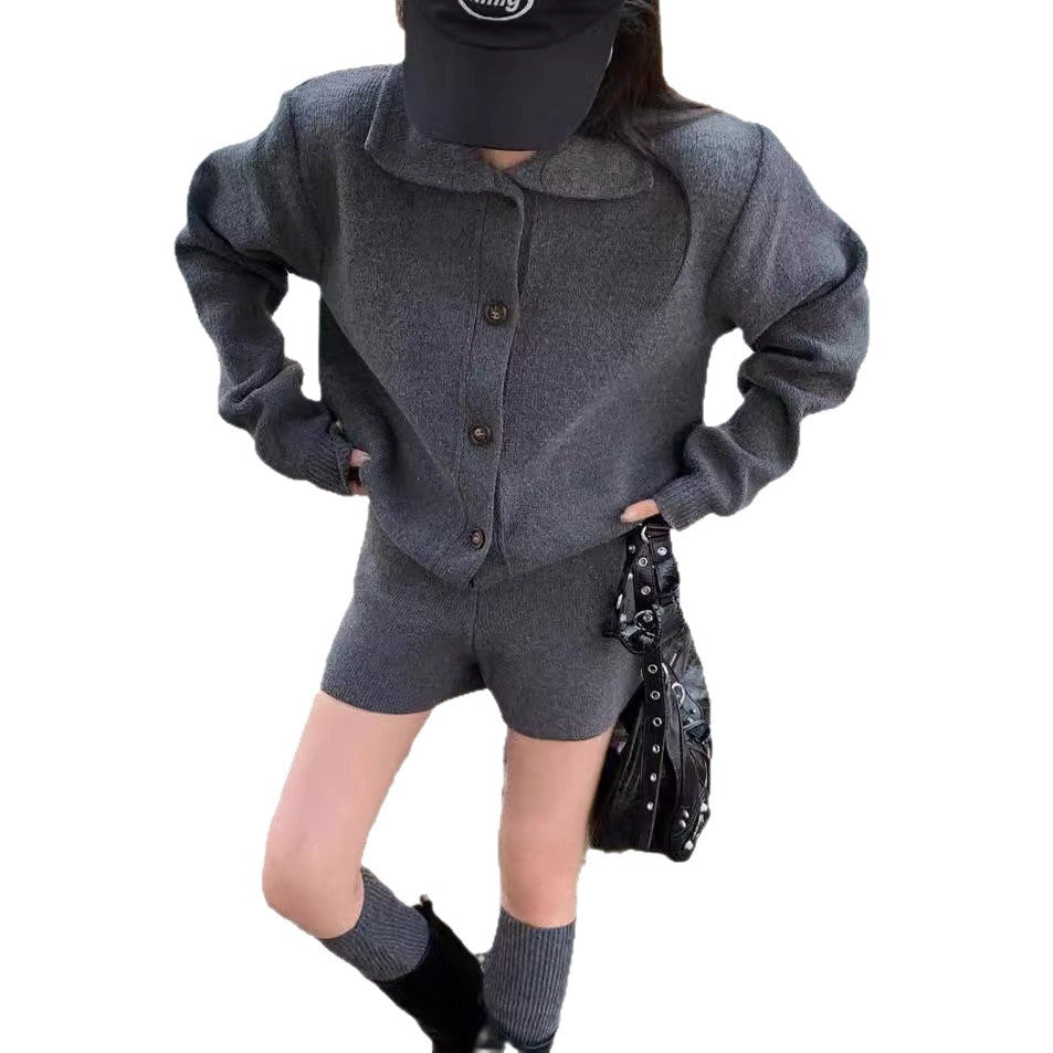 Damen trendige Strickjacke mit Knopfdetail und passendem Shorts Drune