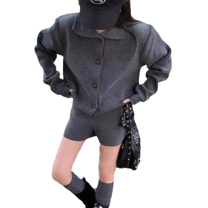 Damen trendige Strickjacke mit Knopfdetail und passendem Shorts Drune