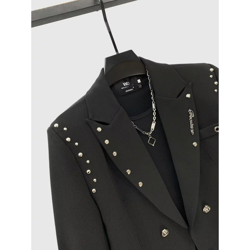 Damen Kurzer Doppelreiher-Blazer mit Nietenbesatz und Schnallenärmeln Drune