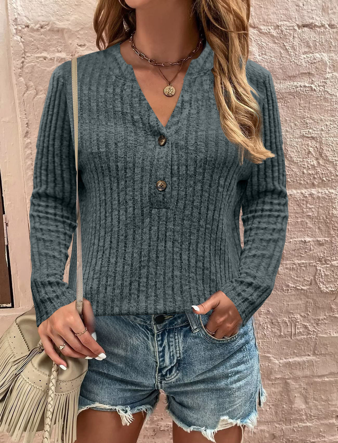 Damen Langarmshirt mit strukturiertem Rippdesign und Knopfdetail Drune