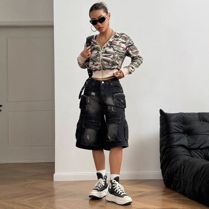 Damen kurz geschnittene Kapuzenjacke im modernen Camouflage-Stil Drune