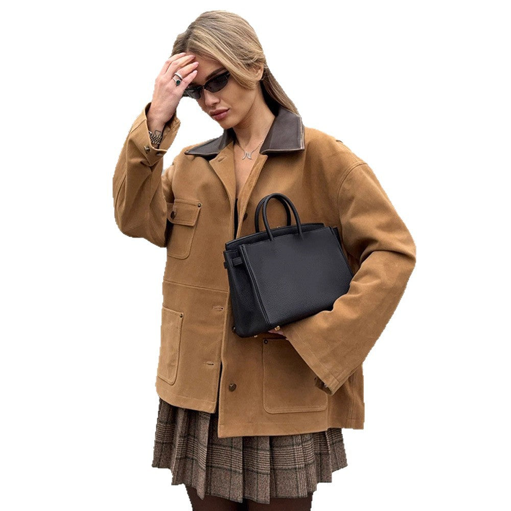 Damen Boxy Kurzjacke aus Veloursleder‑Optik mit Kontrastkragen & Pattentaschen Drune