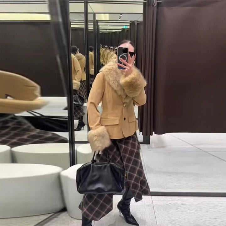 Damen Kurzjacke aus Veloursimitat mit voluminösem Schalkragen und Fellbündchen Drune