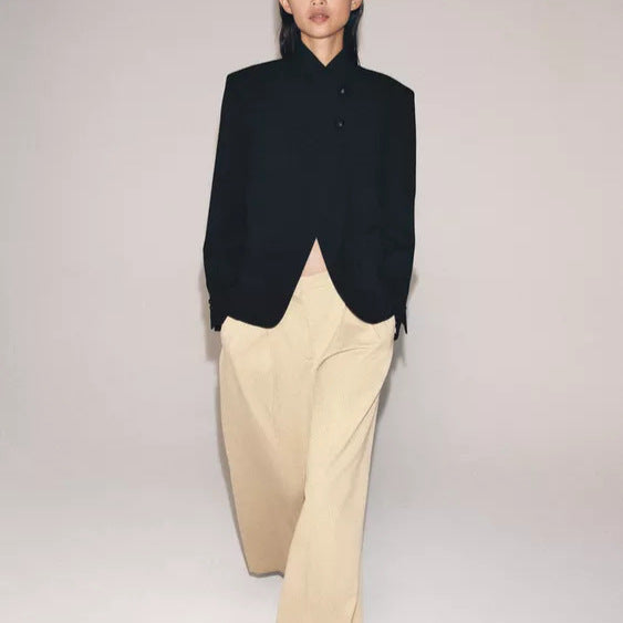 Damen Asymmetrischer Kurzblazer mit Stehkragen und dekorativen Knöpfen Drune