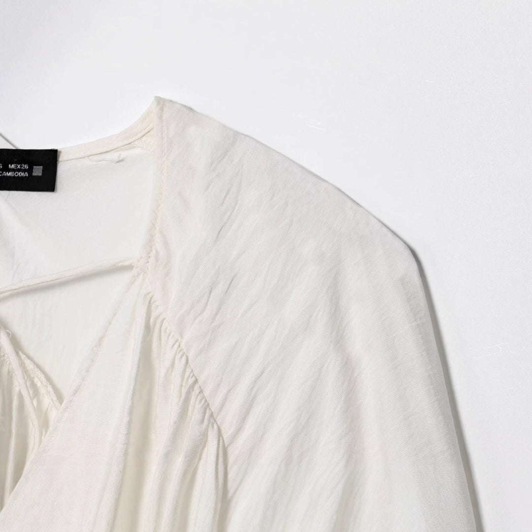 Damen Boho-Bluse mit Smock-Taillenbund, V-Ausschnitt und Ballonärmeln Drune