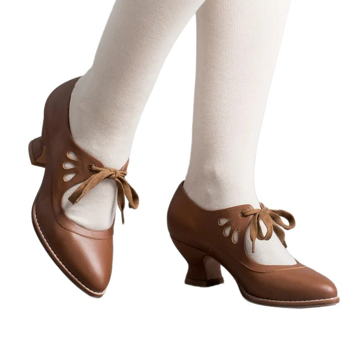 Damen nan Vintage-inspirierte Mary-Jane Pumps mit geschwungenem Mittelhochabsatz und Zierlochung Drune