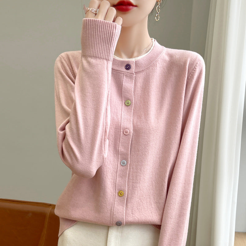 Damen Leichter Feinstrick-Cardigan mit Rundhalsausschnitt und bunten Knöpfen Drune