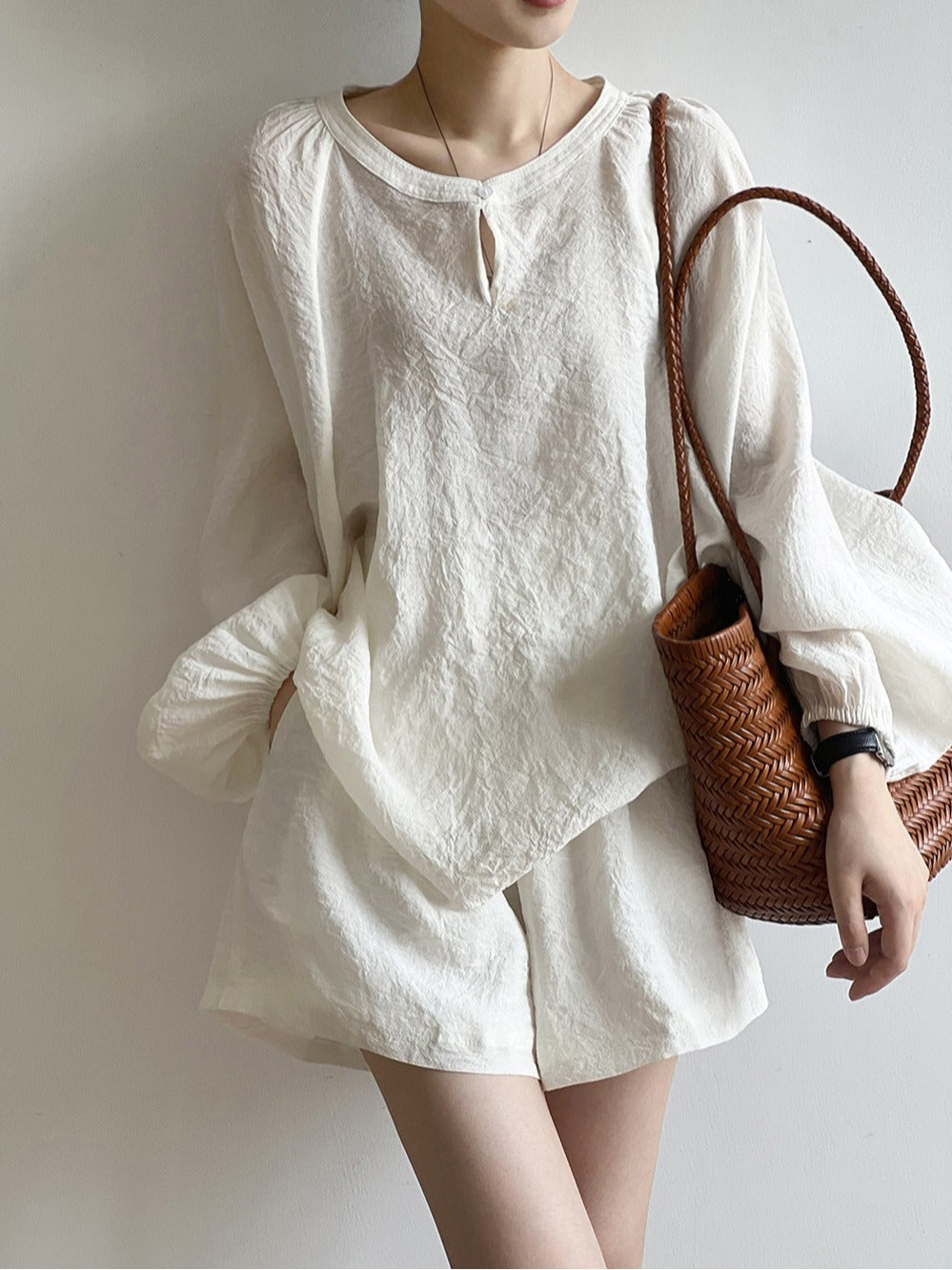 Damen Lockeres Leinen-Set mit Rundhalsausschnitt, Schlitzbluse und weiten Shorts Drune
