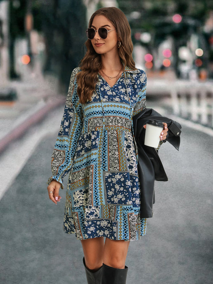 Damen Boho-Minikleid mit langen Ärmeln und buntem Muster Drune