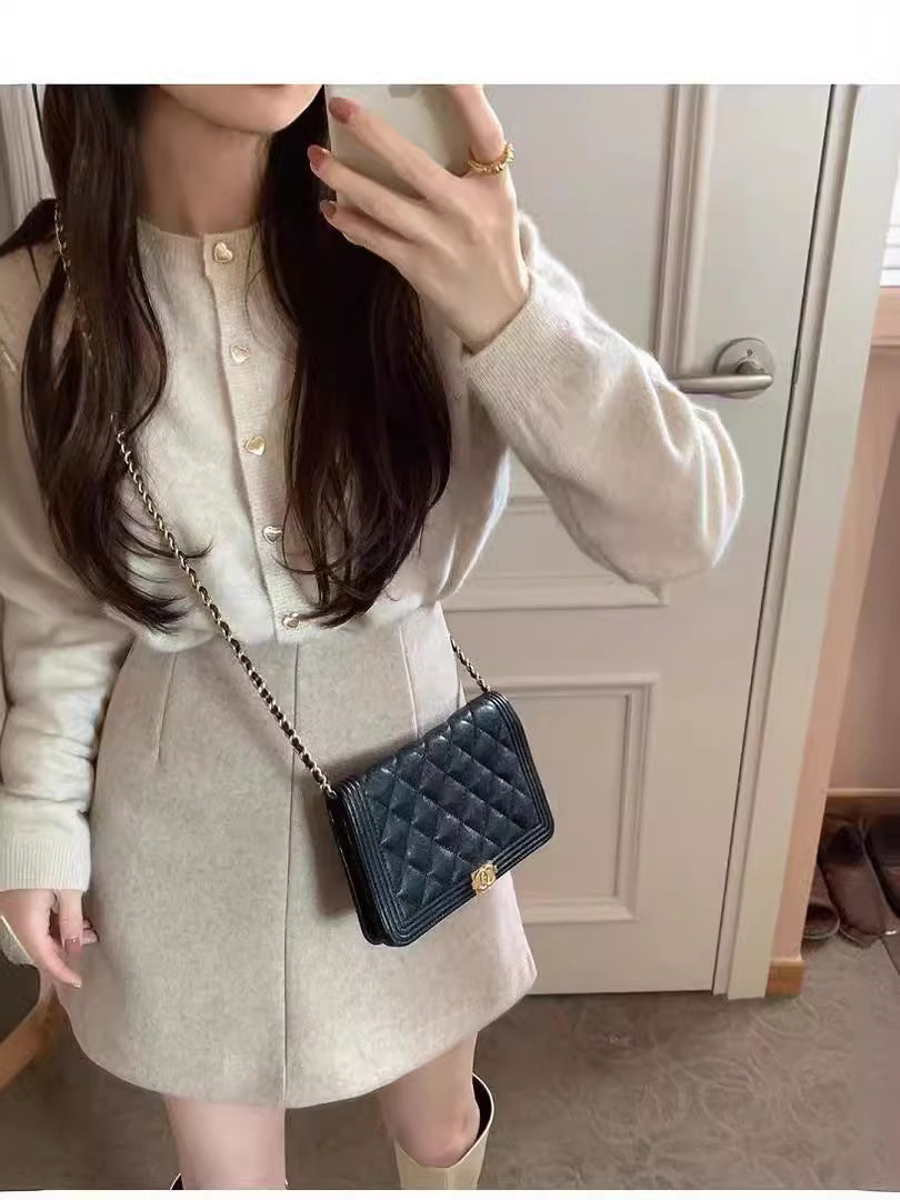 Damen Feinstrickjacke mit dekorativen Knöpfen und schickem Schnitt Drune