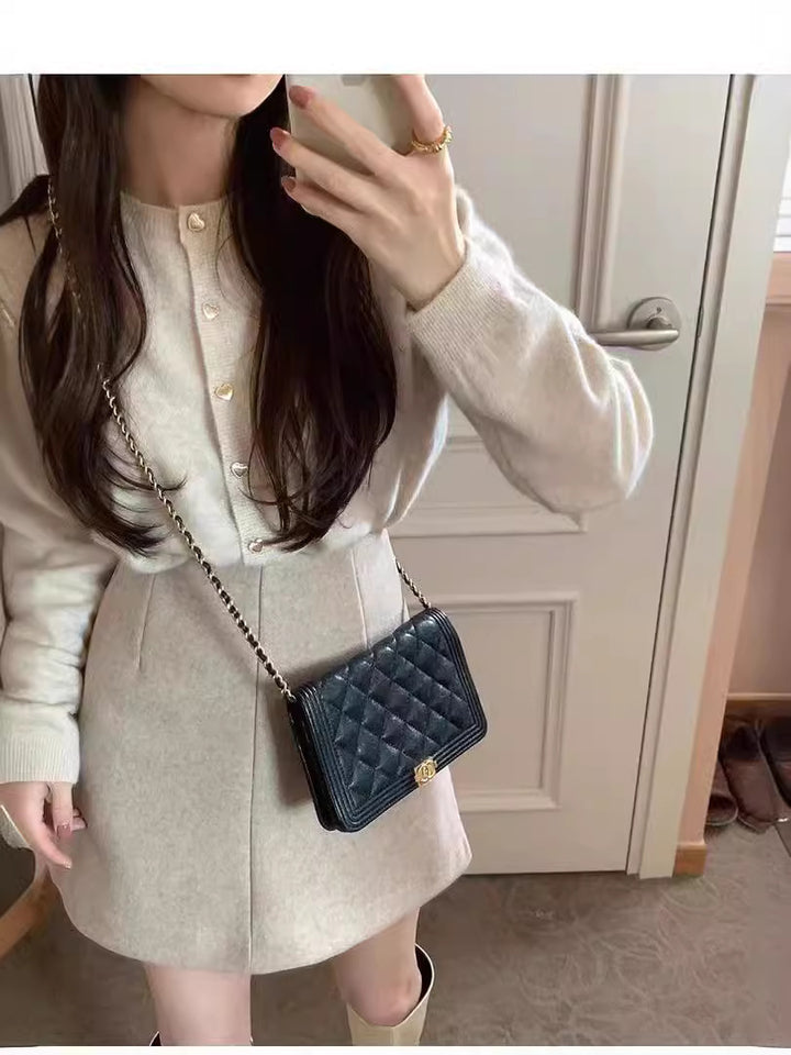 Damen Feinstrickjacke mit dekorativen Knöpfen und schickem Schnitt Drune