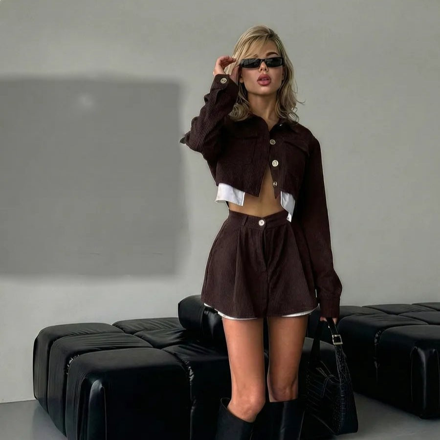 Damen modisches Cord-Anzugset mit kurzer Jacke und ausgestelltem Rock