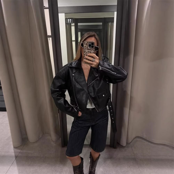 Damen Kurze strukturierte Bikerjacke aus Lederimitat Drune