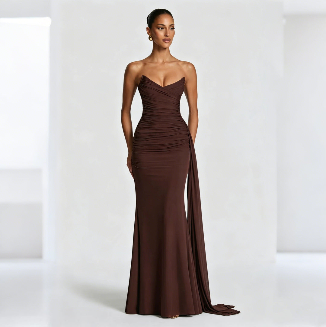 Damen Elegantes und figurbetontes Abendkleid mit asymmetrischen Drapierungen Drune