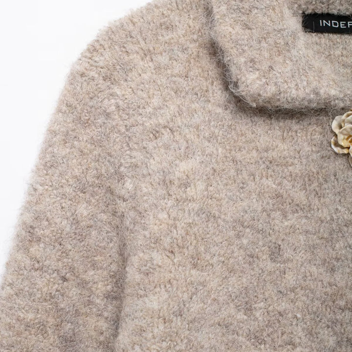 Damen elegante Wolljacke mit dekorativen Blütenknöpfen Drune
