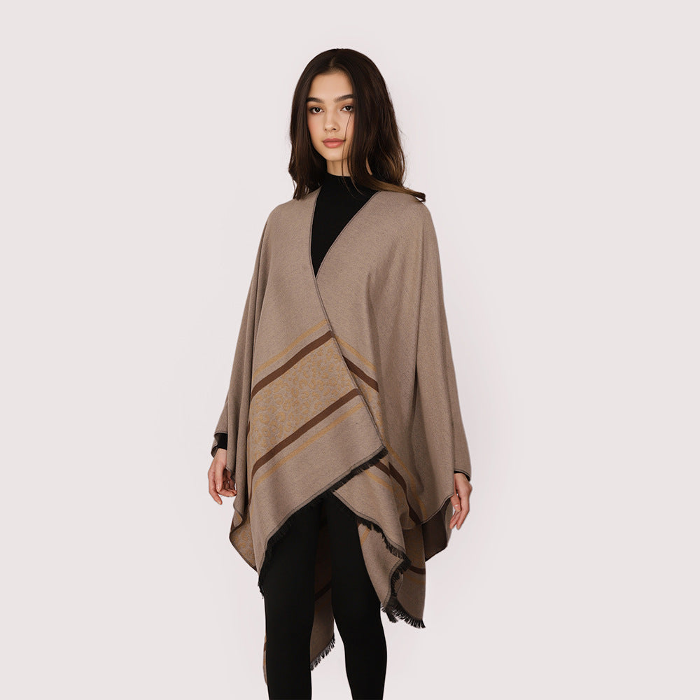 Damen Cape-Poncho aus Feinstrick mit Leoparden-Bordüre und asymmetrischem Saum Drune