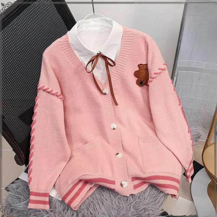 Damen Flauschige Strickjacke mit einzigartigem Bärenmotiv Drune