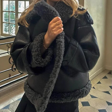 Damen Kunstfelljacke mit stylishen Details und oversized Schnitt Drune
