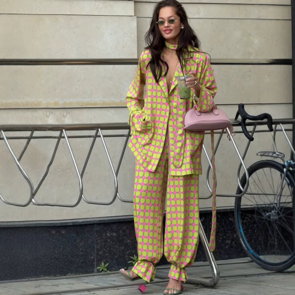 Damen Zweiteiliges Seidenoptik-Anzugset mit Oversize-Blazer, weitem Bundfaltenhose & passendem Schlauchschal Drune