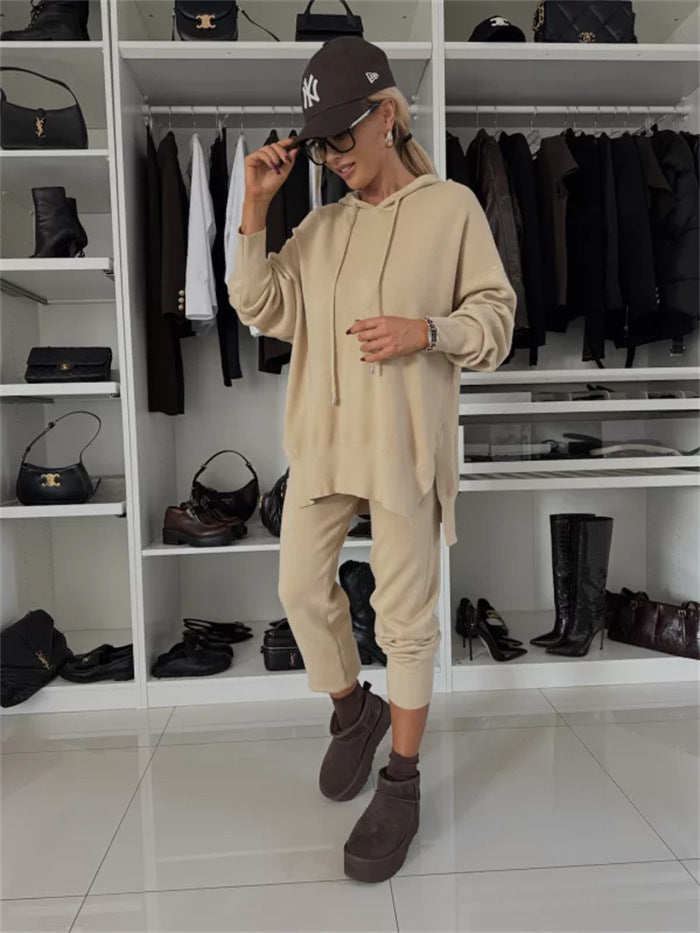 Damen Lounge-Set aus weichem Feinstrick mit übergroßem Kapuzenpullover und schmal zulaufender Bündchenhose Drune