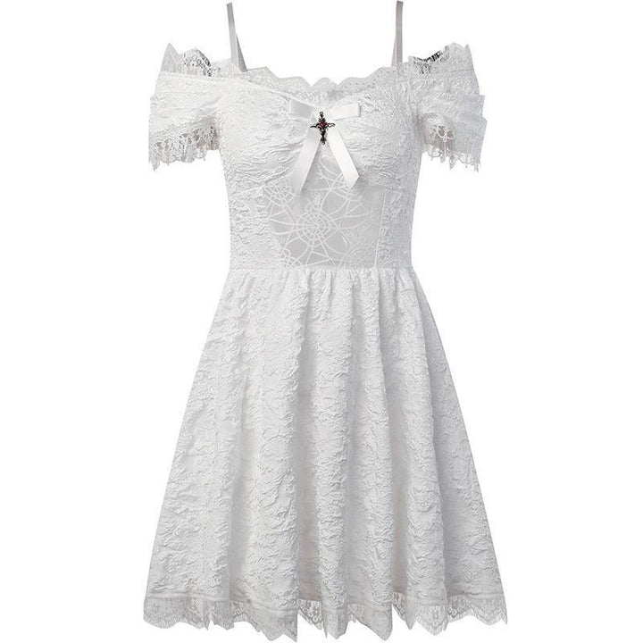 Damen Gothisches Spitzenkleid mit transparenten Einsätzen und Rüschendetails Drune