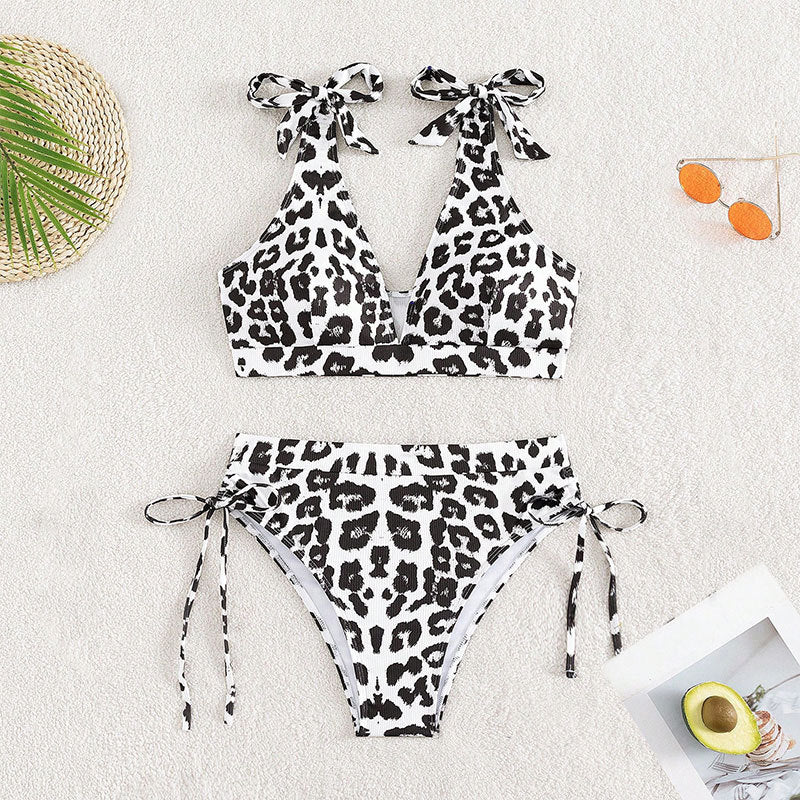 Damen Hoch geschnittenes Bikini-Set mit verspielten Schnürdetails Drune