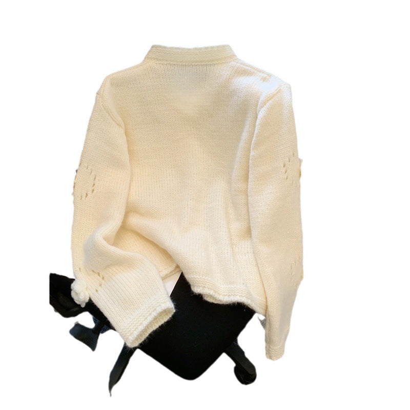 Damen Strickjacke mit eleganten Rosenapplikationen und Knopfverschluss Drune