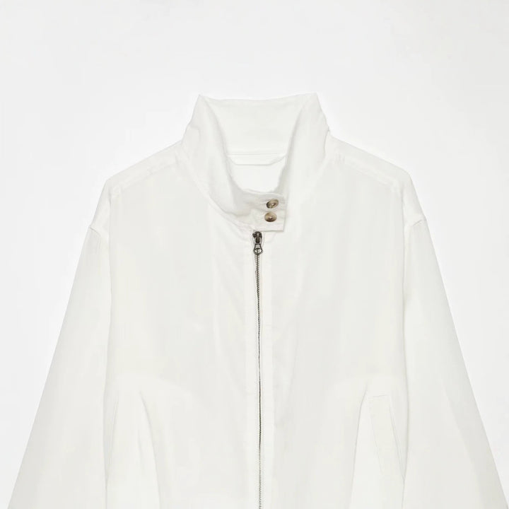 Damen Kurzerblouson im minimalistischen Clean‑Look mit hohem Stehkragen und elastischem Bund Drune